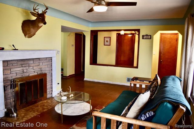 1152 Mayflower Avenue, Lincoln Park, MI 48146