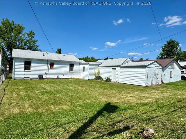2519 Lincoln Avenue, St Albans, WV 25177