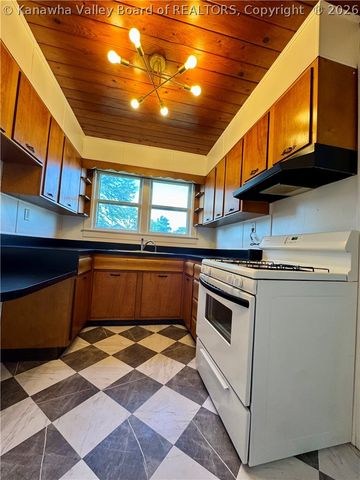 2519 Lincoln Avenue, St Albans, WV 25177