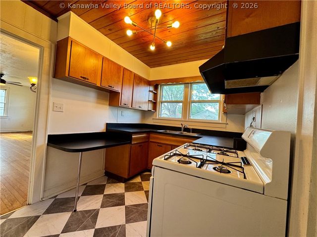 2519 Lincoln Avenue, St Albans, WV 25177