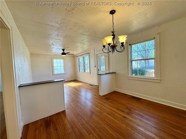 2519 Lincoln Avenue, St Albans, WV 25177