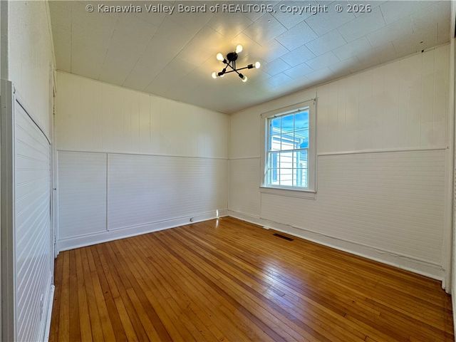 2519 Lincoln Avenue, St Albans, WV 25177