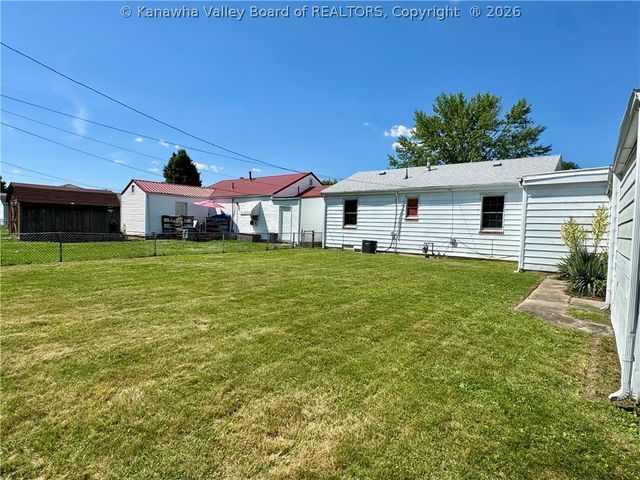 2519 Lincoln Avenue, St Albans, WV 25177