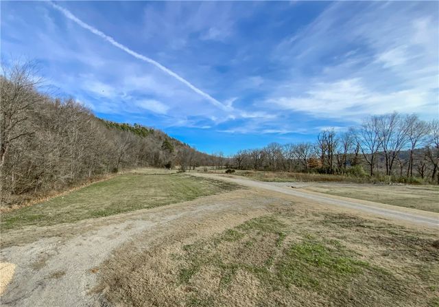 304 Crockett Lane, Norfork, AR 72658
