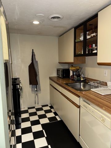 36 Meadow Pond Drive M, Leominster, MA 01453
