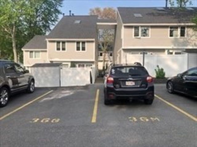 36 Meadow Pond Drive M, Leominster, MA 01453