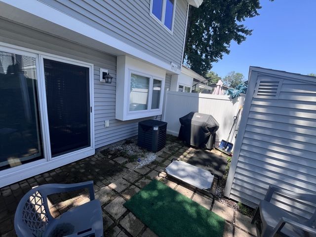 36 Meadow Pond Drive M, Leominster, MA 01453