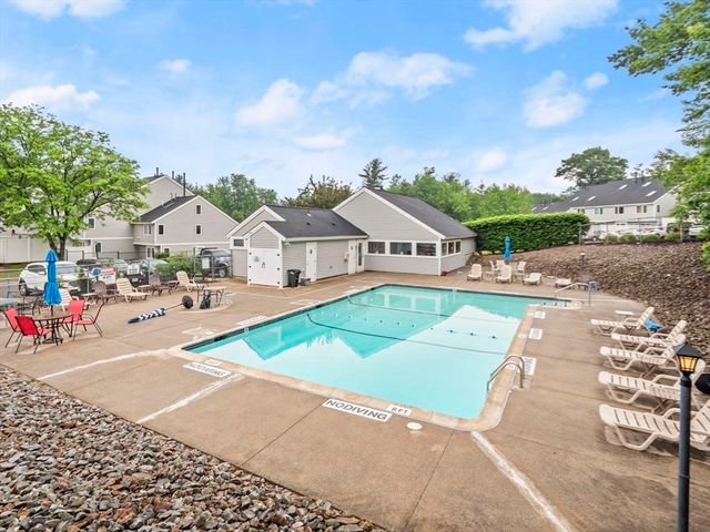 36 Meadow Pond Drive M, Leominster, MA 01453