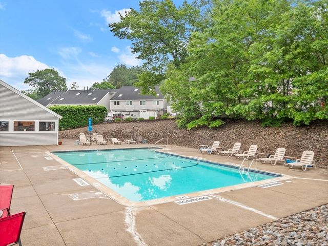 36 Meadow Pond Drive M, Leominster, MA 01453