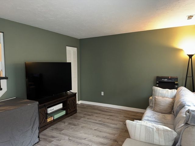 36 Meadow Pond Drive M, Leominster, MA 01453