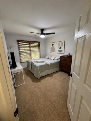 632 Taylor Drive, Liberty, MO 64068