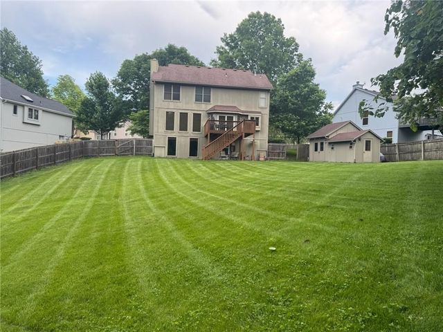 632 Taylor Drive, Liberty, MO 64068