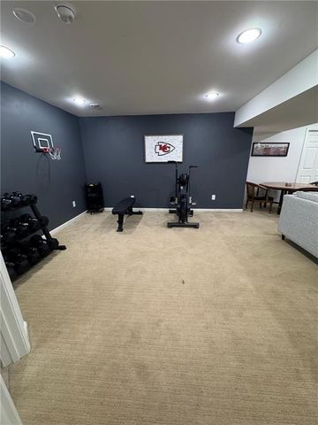 632 Taylor Drive, Liberty, MO 64068