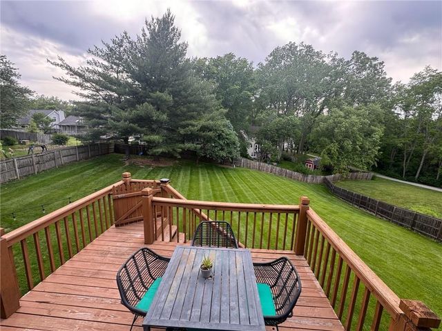 632 Taylor Drive, Liberty, MO 64068