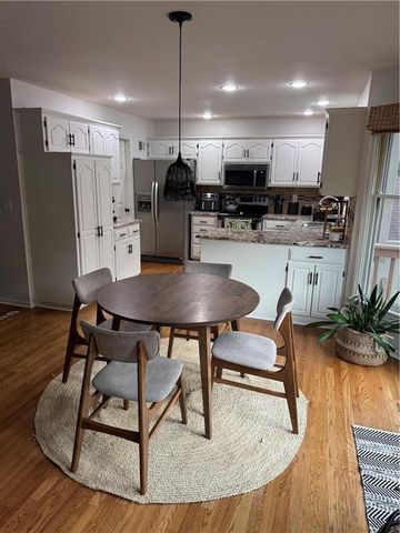 632 Taylor Drive, Liberty, MO 64068