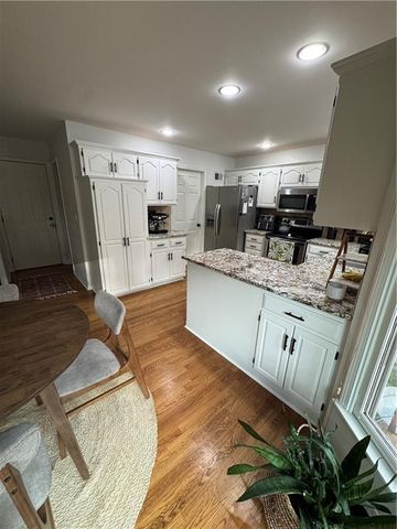 632 Taylor Drive, Liberty, MO 64068