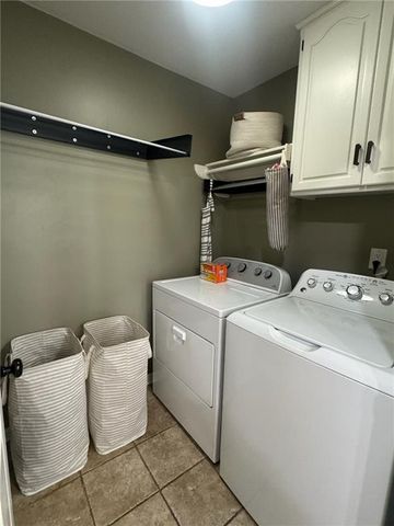 632 Taylor Drive, Liberty, MO 64068