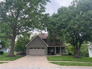 632 Taylor Drive, Liberty, MO 64068