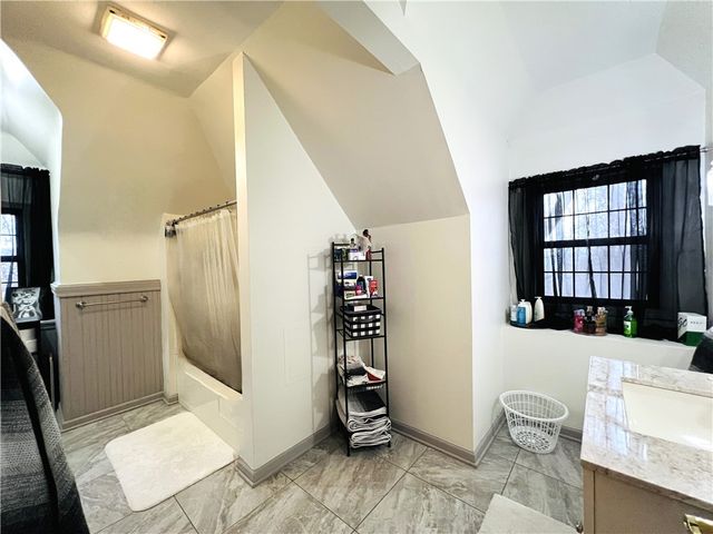 304 Rhodes Place, New Castle, PA 16101