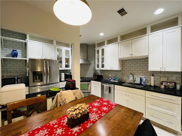 304 Rhodes Place, New Castle, PA 16101