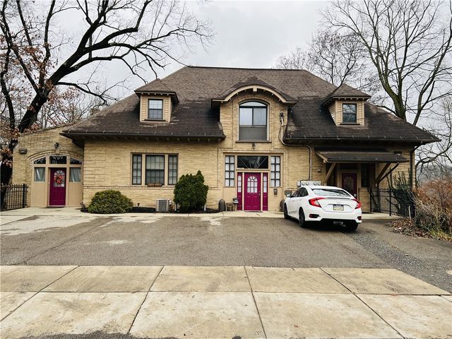 304 Rhodes Place, New Castle, PA 16101