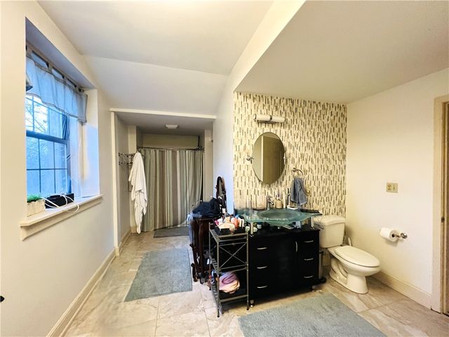 304 Rhodes Place, New Castle, PA 16101