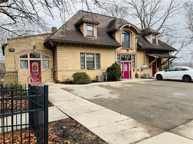 304 Rhodes Place, New Castle, PA 16101