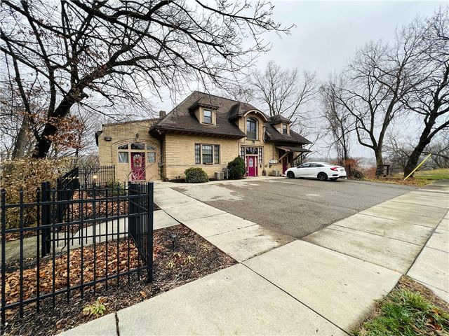 304 Rhodes Place, New Castle, PA 16101