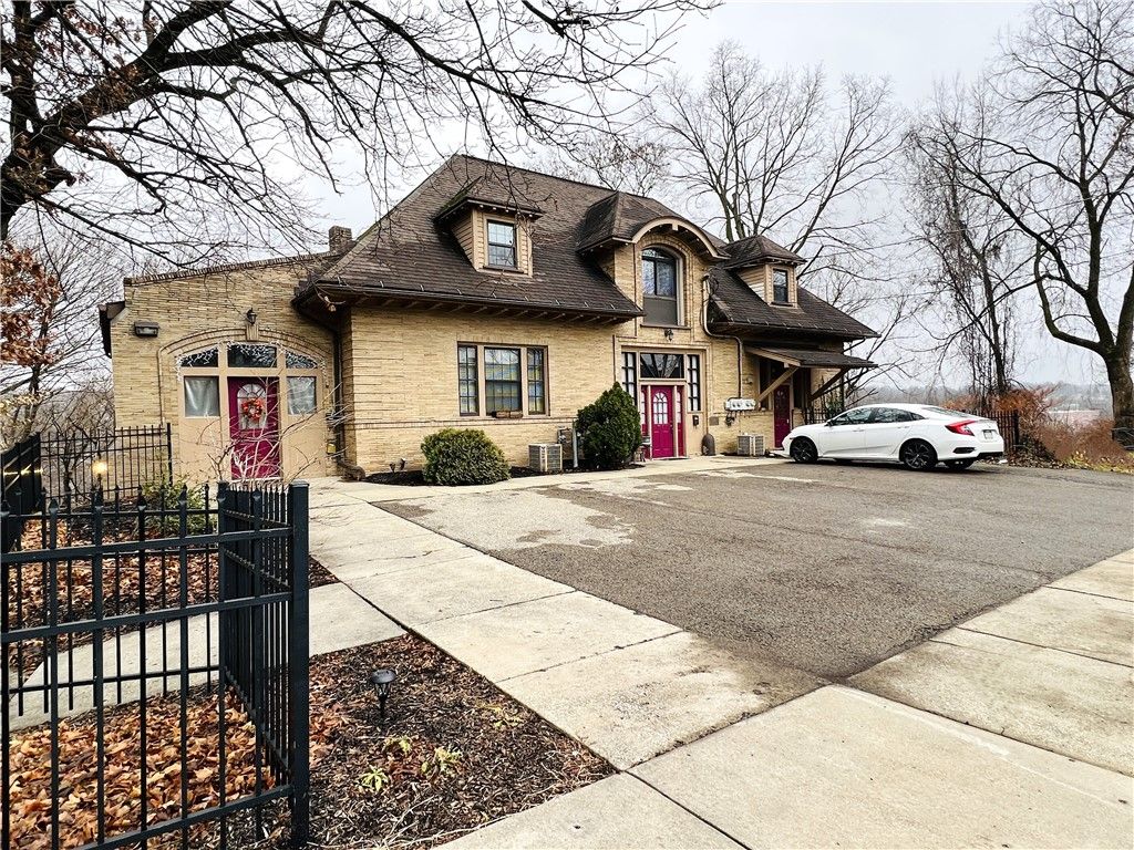 304 Rhodes Place, New Castle, PA 16101