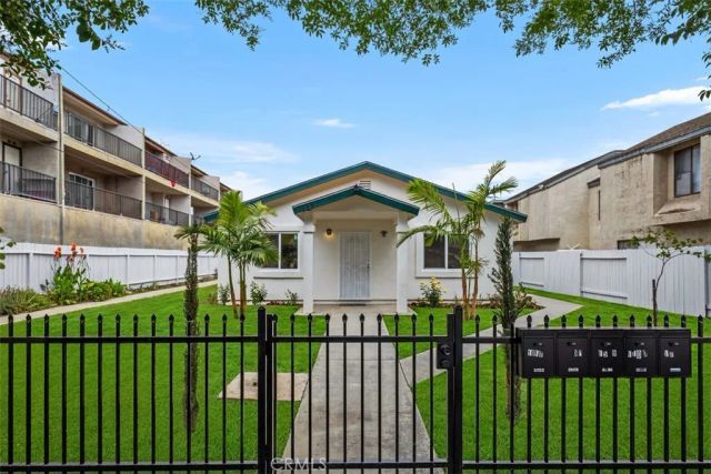 1009 N N Parton, Santa Ana, CA 92701