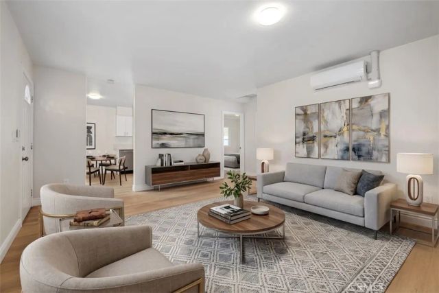 1009 N N Parton, Santa Ana, CA 92701