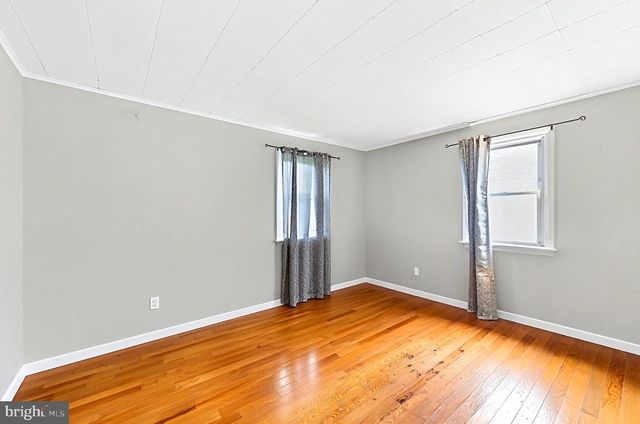 35 W MAIN, Salunga, PA 17538