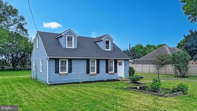 35 W MAIN, Salunga, PA 17538