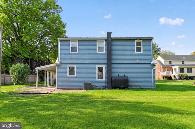 35 W MAIN, Salunga, PA 17538