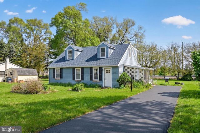 35 W MAIN, Salunga, PA 17538