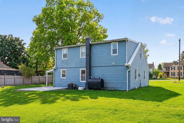 35 W MAIN, Salunga, PA 17538