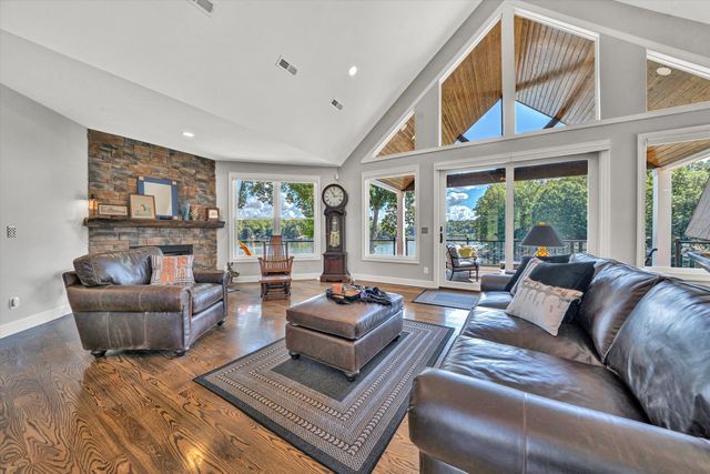 152 Windward Pointe DR, Moneta, VA 24121