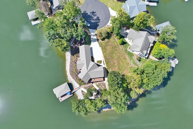 152 Windward Pointe DR, Moneta, VA 24121