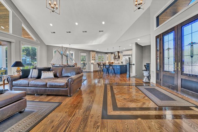 152 Windward Pointe DR, Moneta, VA 24121