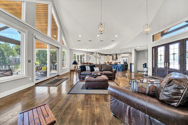 152 Windward Pointe DR, Moneta, VA 24121