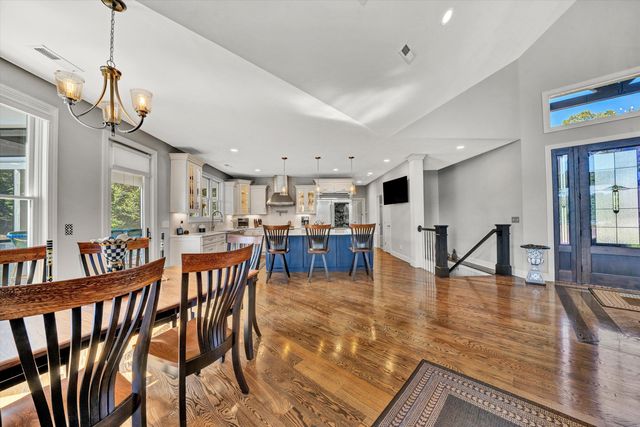 152 Windward Pointe DR, Moneta, VA 24121