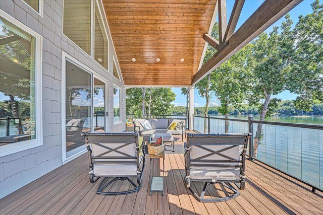 152 Windward Pointe DR, Moneta, VA 24121