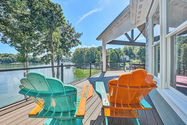 152 Windward Pointe DR, Moneta, VA 24121