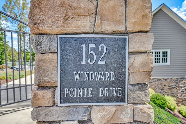 152 Windward Pointe DR, Moneta, VA 24121