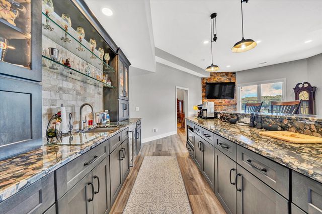 152 Windward Pointe DR, Moneta, VA 24121