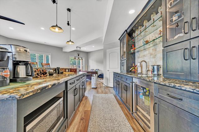 152 Windward Pointe DR, Moneta, VA 24121