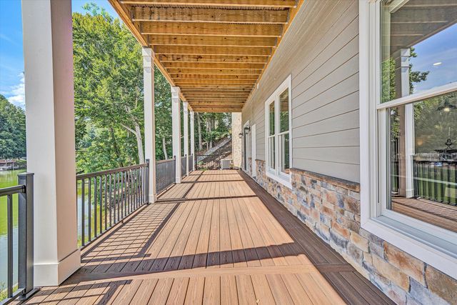 152 Windward Pointe DR, Moneta, VA 24121