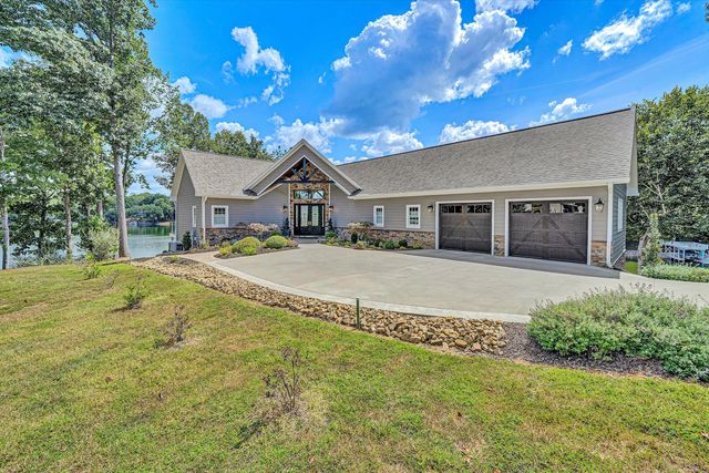 152 Windward Pointe DR, Moneta, VA 24121