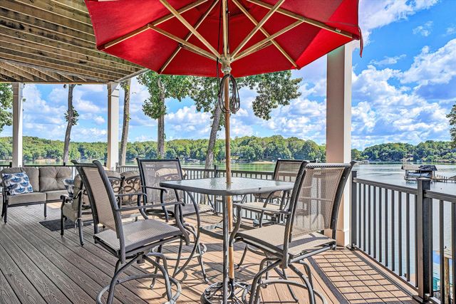 152 Windward Pointe DR, Moneta, VA 24121