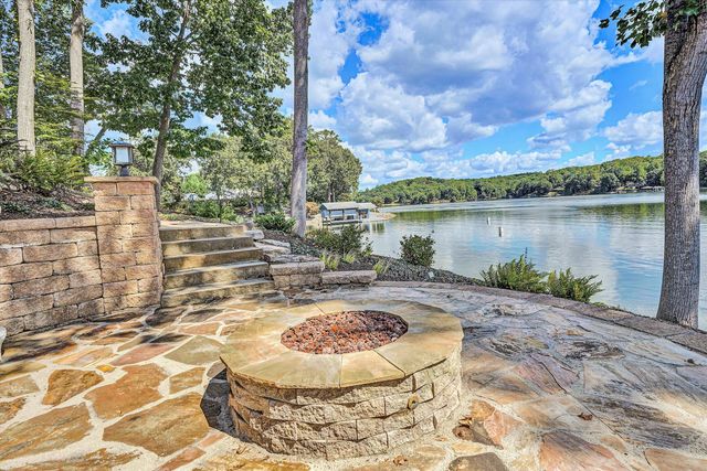 152 Windward Pointe DR, Moneta, VA 24121